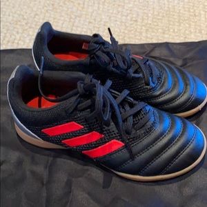 Boys size 1 adidas sneakers